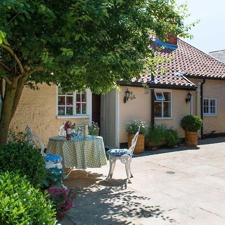 Wren Cottage, A Very Cosy Historic Coastal Cottage In A Pretty Little Village Wickham Market Exterior foto