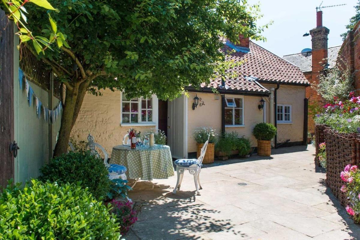 Wren Cottage, A Very Cosy Historic Coastal Cottage In A Pretty Little Village Wickham Market Exterior foto