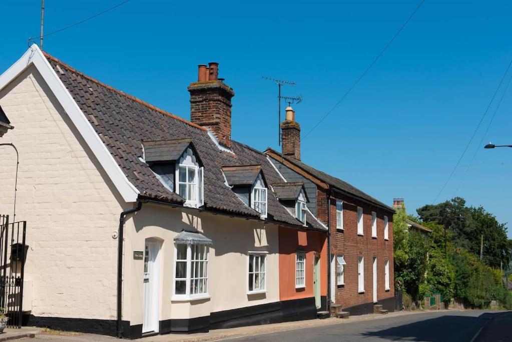 Wren Cottage, A Very Cosy Historic Coastal Cottage In A Pretty Little Village Wickham Market Exterior foto
